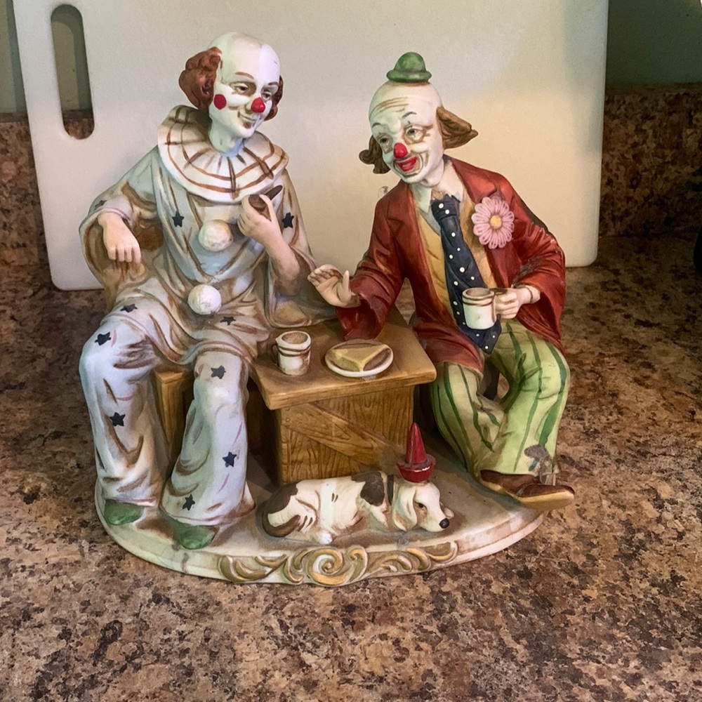 Arnart Pucci clown figurine